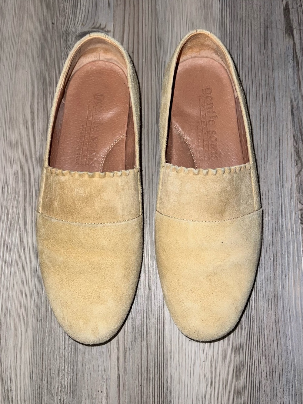 Gentle Souls Flats Womens 6.5 M Beige Suede Leather Ruffle Slip On Comfort Shoes